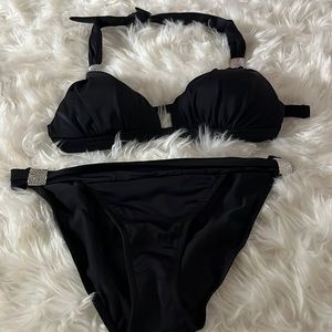 Black Venus bikini